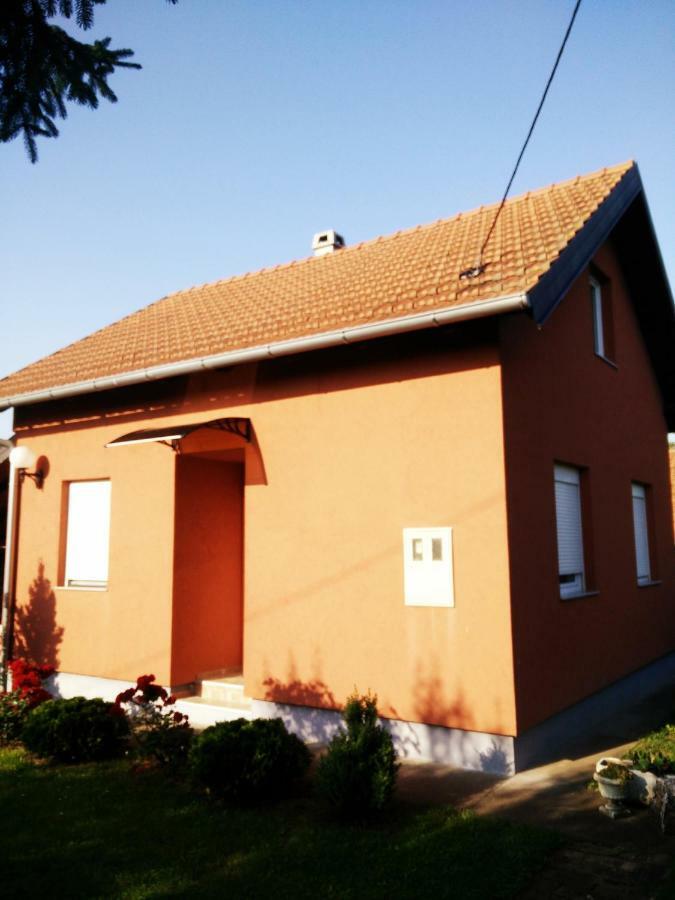 Kuca Za Odmor Mirni Kutak Вуковар Экстерьер фото